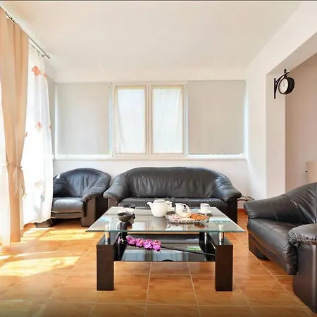 Holiday House *
