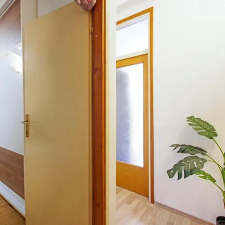 Holiday House Apartment *