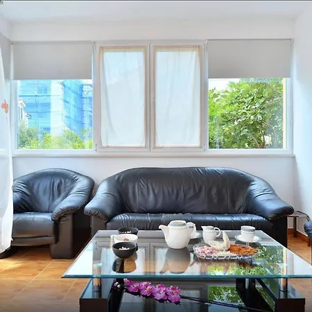 Holiday House *