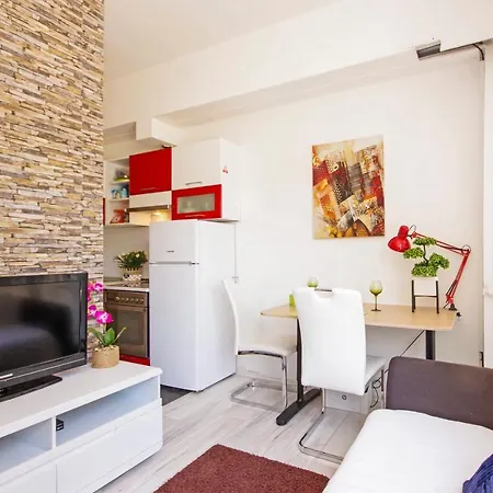 Holiday House *